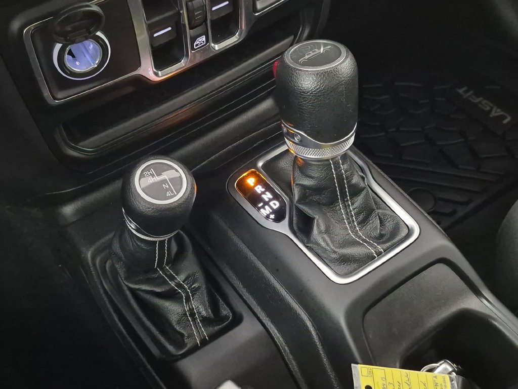 Used 2023 Jeep Gladiator Overland AWD/4WD image 25