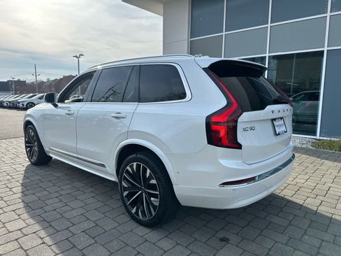 Used 2025 Volvo XC90 B6 Plus image 28