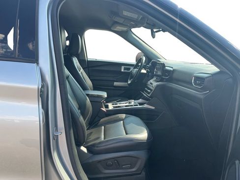 Certified 2022 Ford Explorer XLT w/ Equipment Group 202A RWD image 22