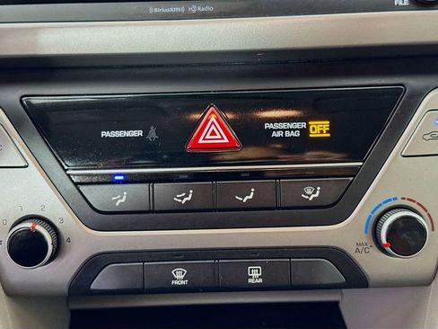 Used 2018 Hyundai Elantra SEL FWD image 18