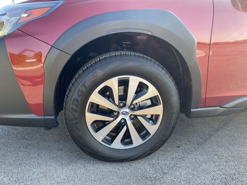 Used 2024 Subaru Outback Premium AWD/4WD image 9