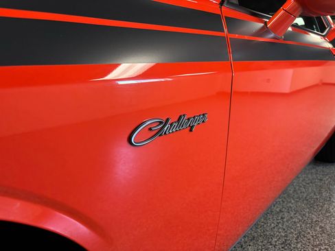 Used 2013 Dodge Challenger R/T image 9