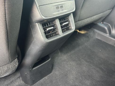 Used 2026 Chevrolet Equinox LT FWD image 9