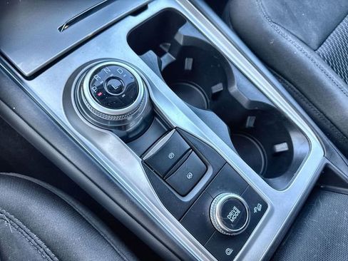 Used 2023 Ford Explorer XLT image 20