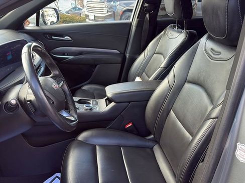 Used 2024 Cadillac XT4 Premium Luxury AWD/4WD image 10
