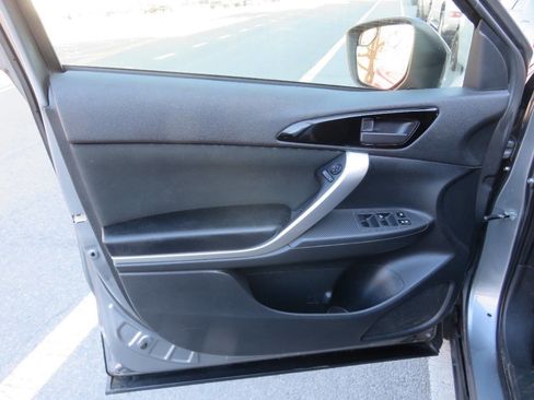 Used 2018 Mitsubishi Eclipse Cross ES image 25