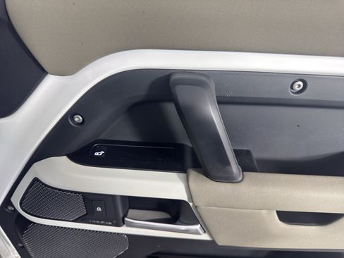 Used 2021 Land Rover Defender 110 S AWD/4WD image 41