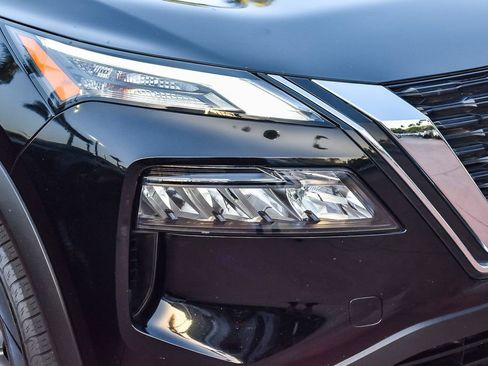 Used 2021 Nissan Rogue S image 8