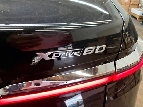 Used 2024 BMW i7 xDrive60 w/ Executive Package AWD/4WD image 11