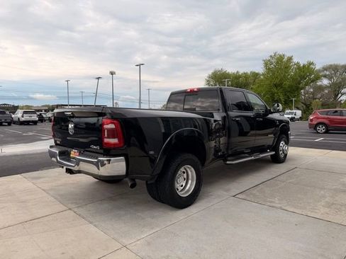 Used 2022 RAM 3500 Laramie AWD/4WD image 11