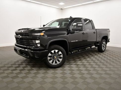 Used 2025 Chevrolet Silverado 2500 Custom w/ Snow Plow Prep/Camper Package AWD/4WD image 2