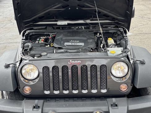 Used 2017 Jeep Wrangler Unlimited Sport w/ Connectivity Group AWD/4WD image 28