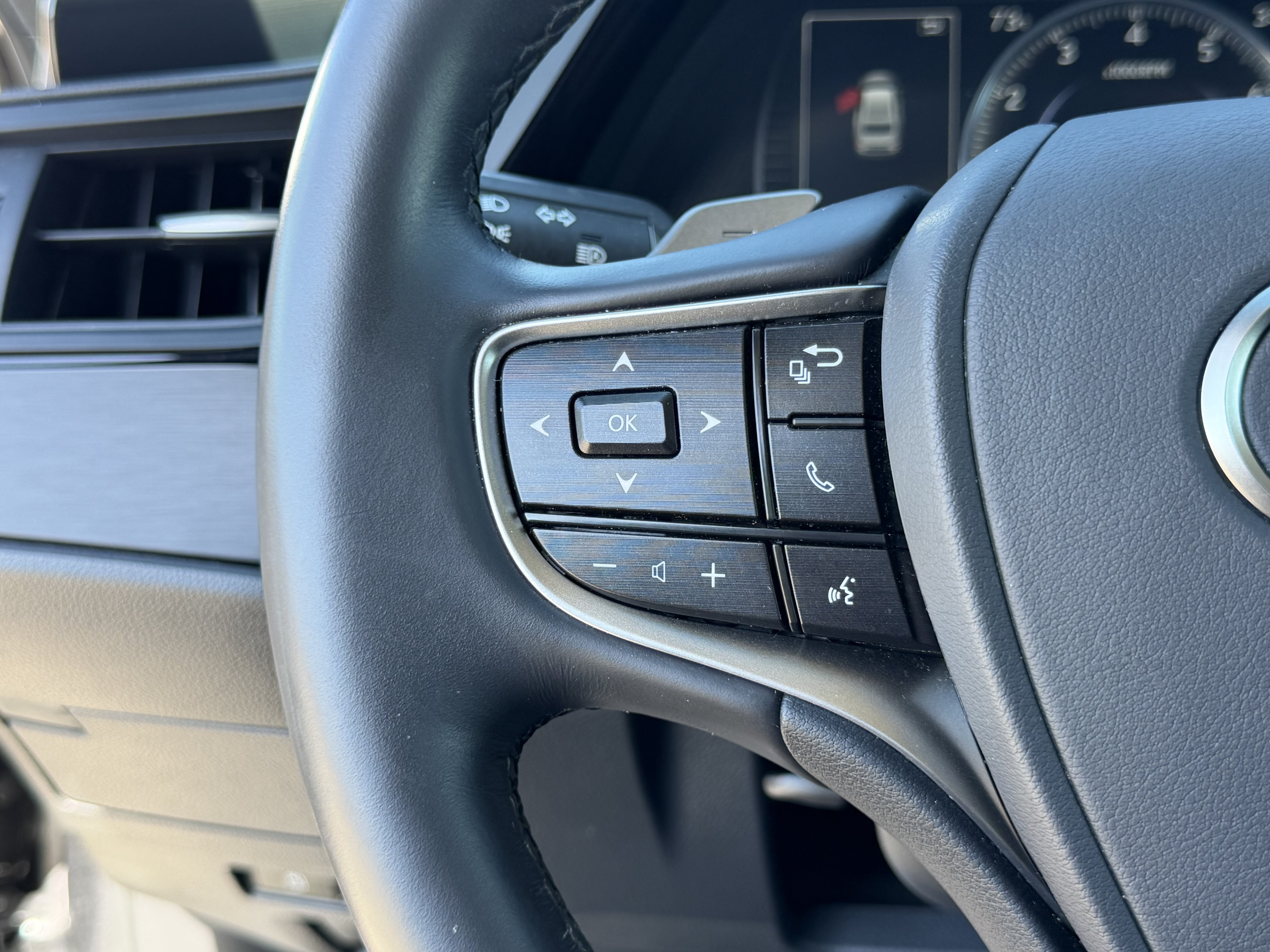 Certified 2025 Lexus ES 350 FWD image 23