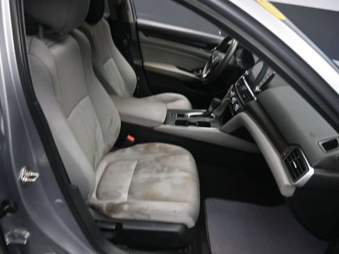 Used 2019 Honda Accord EX image 28