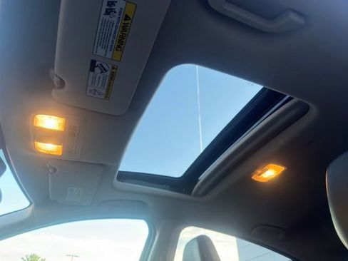 Used 2019 Honda HR-V Touring image 18