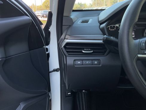 Used 2025 Nissan Altima 2.5 SV image 24