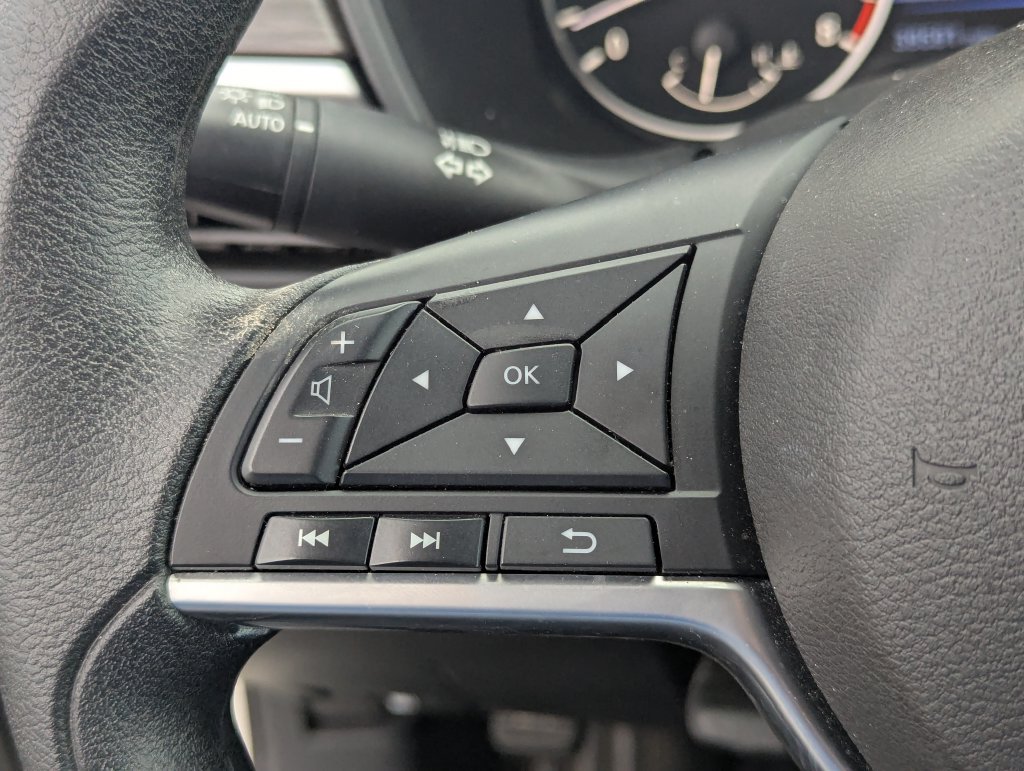 Used 2025 Nissan Altima 2.5 SV FWD image 19