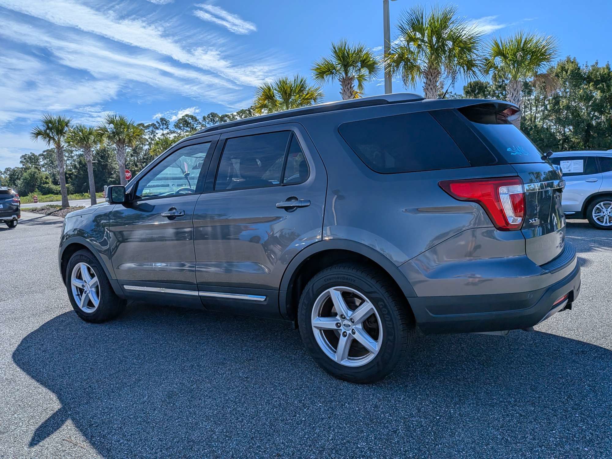 Used 2019 Ford Explorer XLT w/ Equipment Group 201A FWD image 5