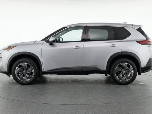 Used 2025 Nissan Rogue SV FWD image 5