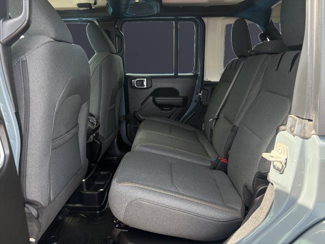 Used 2024 Jeep Wrangler Unlimited AWD/4WD image 13