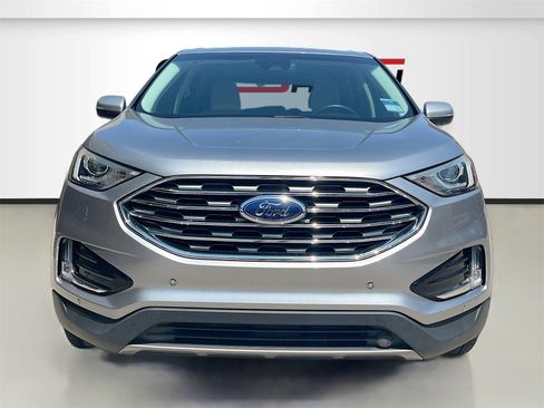 Used 2022 Ford Edge Titanium image 2