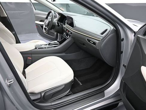 Used 2023 Hyundai Sonata SEL FWD image 15