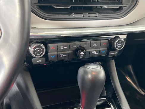 Used 2022 Jeep Compass Limited w/ Sun and Sound Group image 15