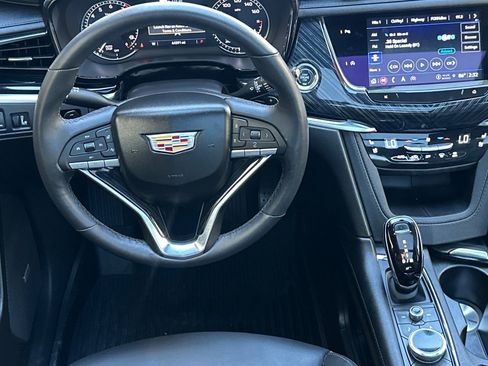 Certified 2024 Cadillac XT6 Premium Luxury image 17