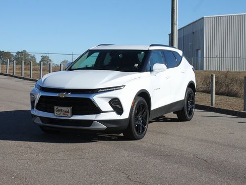 Used 2024 Chevrolet Blazer LT w/ Convenience Package image 2