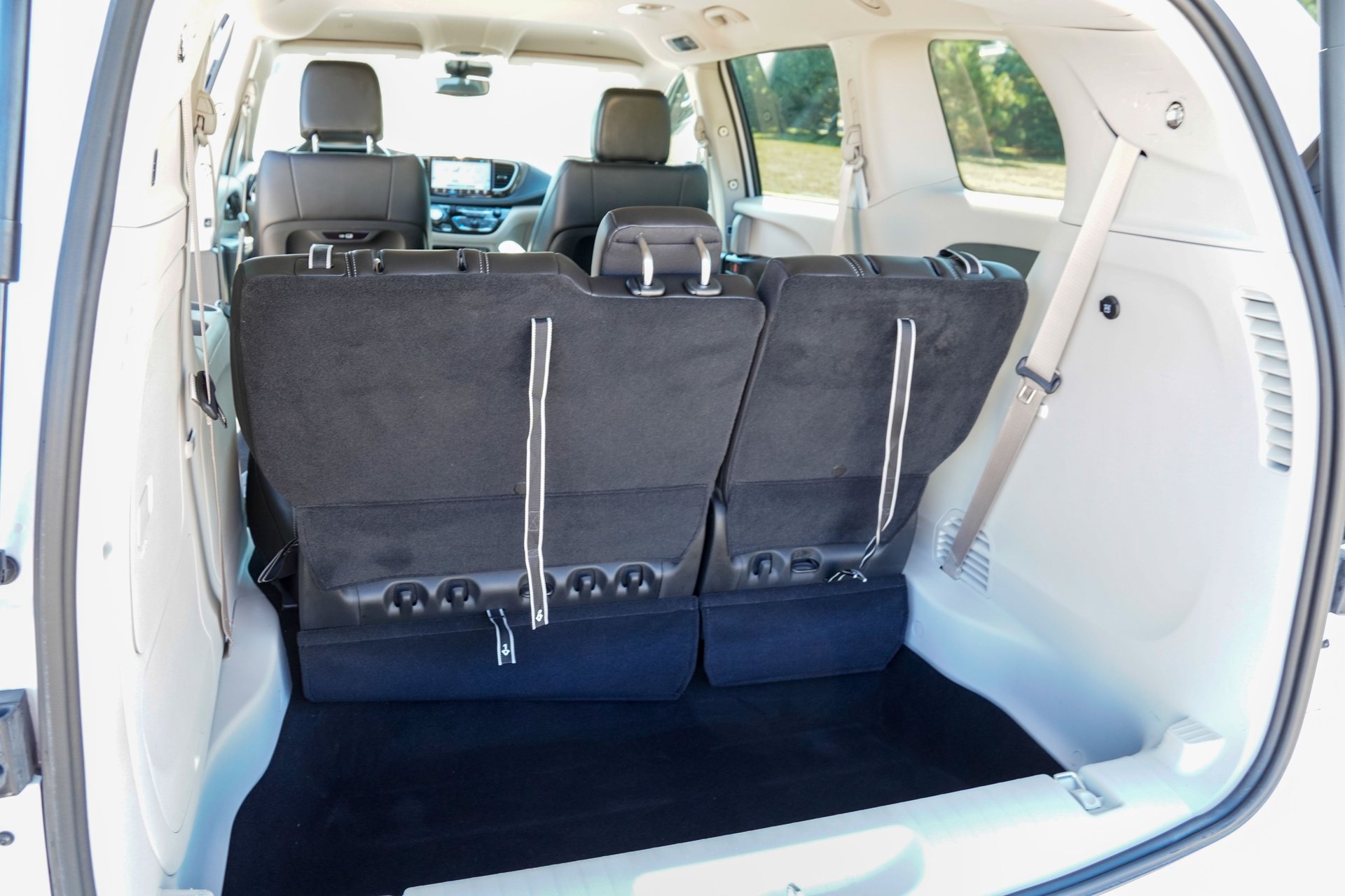 Used 2024 Chrysler Pacifica Limited FWD image 39
