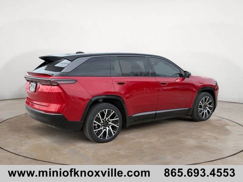 Used 2025 Jeep Wagoneer S Limited AWD/4WD image 3