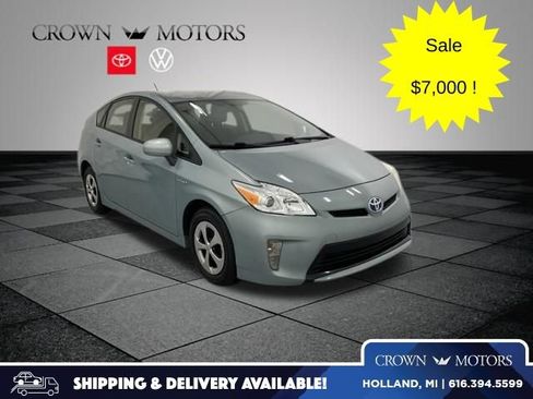 Used 2012 Toyota Prius Two FWD image 1