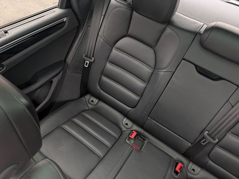 Used 2018 Porsche Macan Turbo w/ Premium Package Plus image 13