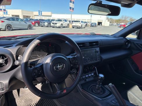 Used 2024 Toyota GR86 TRUENO Edition image 19
