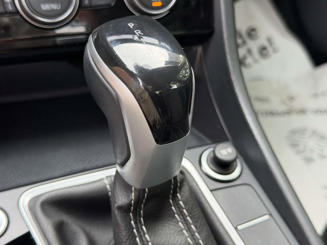 Certified 2023 Volkswagen Jetta SE FWD image 31