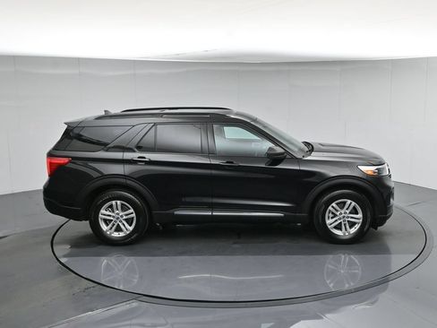 Used 2024 Ford Explorer XLT RWD image 36