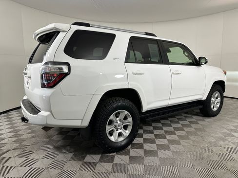 Used 2024 Toyota 4Runner SR5 Premium image 8