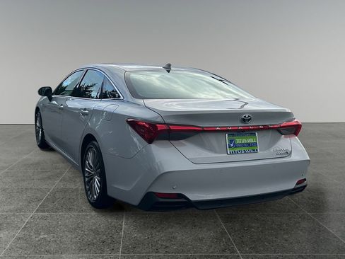 Used 2022 Toyota Avalon Limited w/ Advanced Safety Package image 5