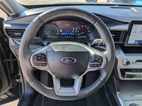 Used 2023 Ford Explorer XLT w/ Equipment Group 202A image 9
