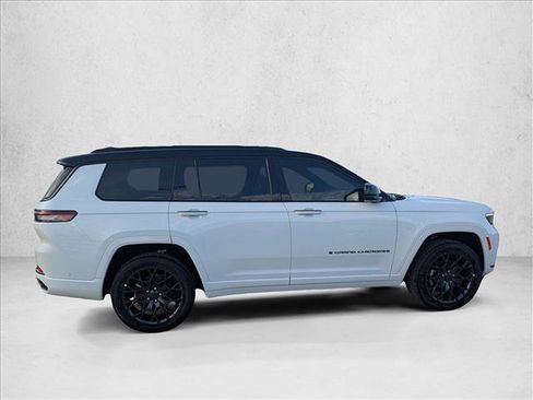 New 2025 Jeep Grand Cherokee L Summit w/ Obsidian Package image 4