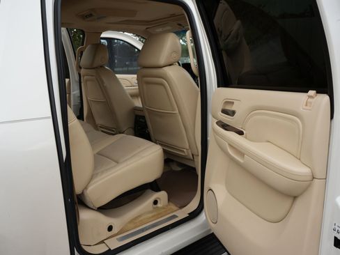 Used 2008 Cadillac Escalade EXT image 37