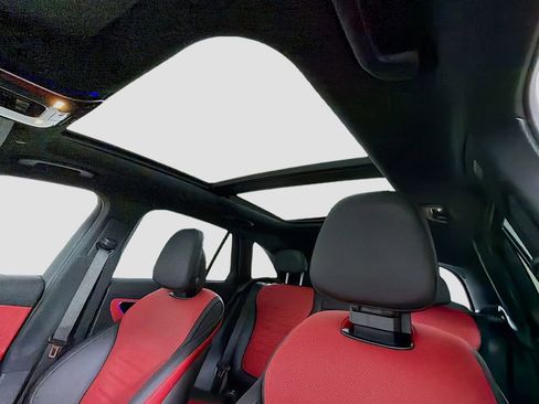 Used 2026 Mercedes-Benz GLC 300 GLC 300 image 15