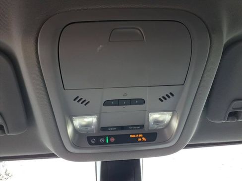 Used 2021 GMC Acadia SLT w/ Technology Package FWD image 23