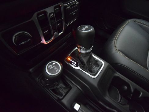 New 2026 Jeep Wrangler Unlimited Sahara AWD/4WD image 24