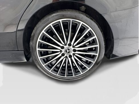 Used 2023 Mercedes-Benz C 300 Sedan image 11