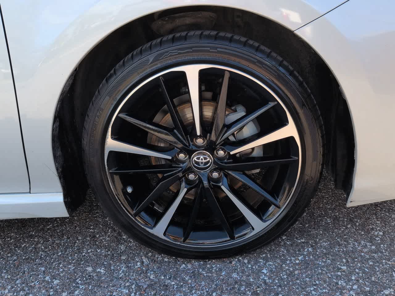 Used 2019 Toyota Camry XSE FWD image 11