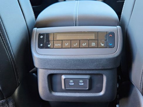 New 2026 Nissan Pathfinder SL w/ SL Premium Package FWD image 15