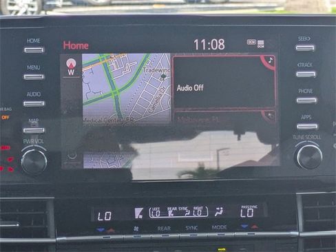 Used 2022 Toyota Sienna XSE image 22