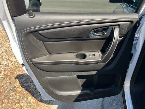 Used 2016 Chevrolet Traverse LT w/ Style and Technology Package AWD/4WD image 19