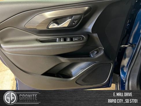 Used 2022 GMC Terrain SLE w/ Driver Convenience Package image 10